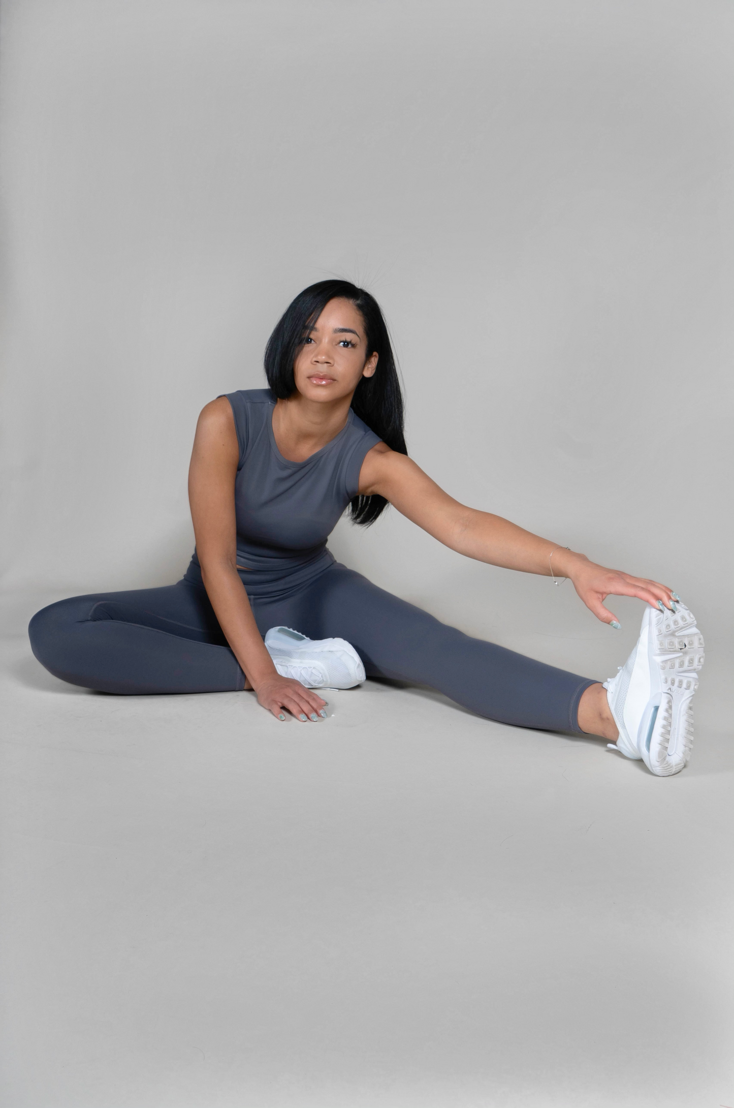 BUTTERY DARK GREY LEGGINGS
